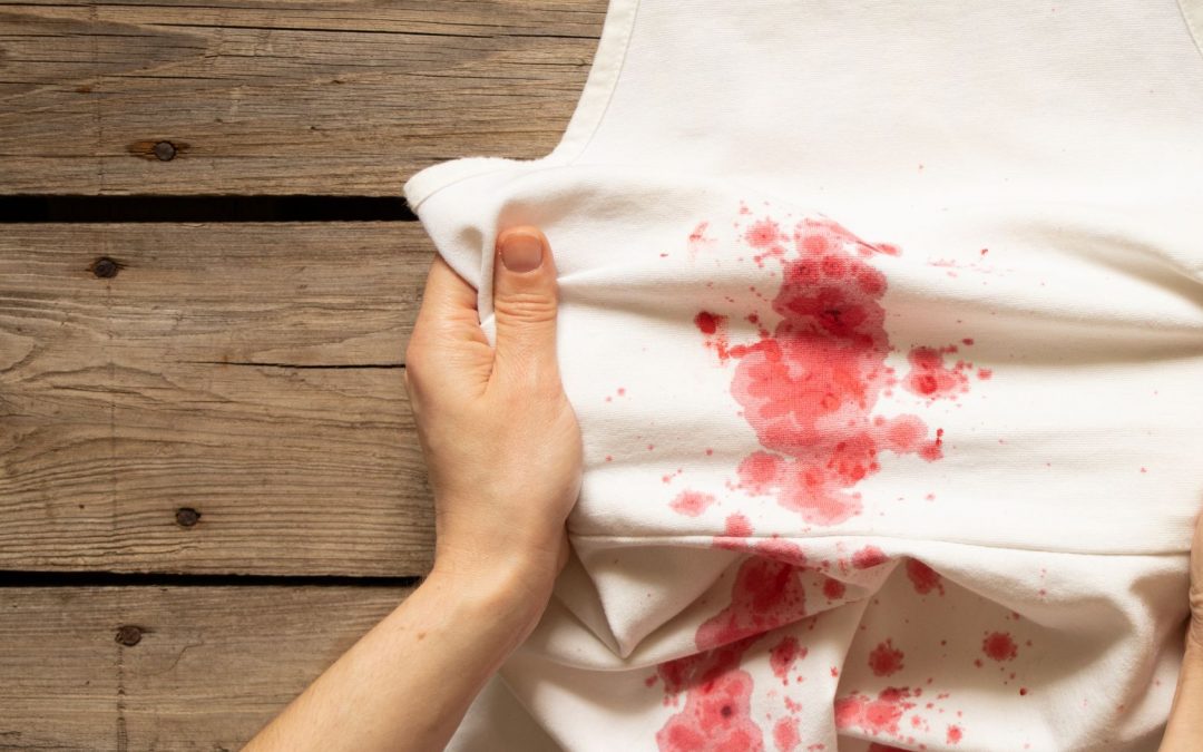 Multicleaner Pinalen® Original removes strawberry smoothie from clothes